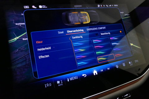 Mercedes-Benz E-Klasse AMG 53 4MATIC+ / 21'' Vossen HFX-1 velgen / AMG Drivers package / Hyperscreen / Panoramadak / Stoelkoeling + verwarming / AMG Performance interieur / Gele gordels / Elektr. verstelbare voorstoelen + memory / Achterasbesturing / Digital Light + projectie /