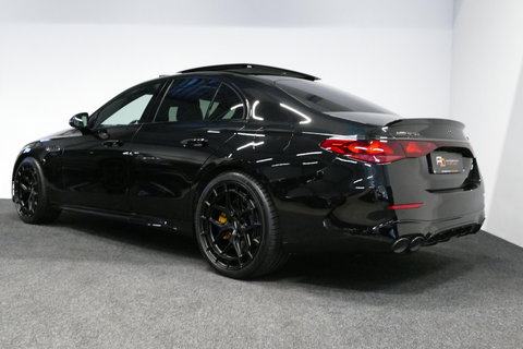 Mercedes-Benz E-Klasse AMG 53 4MATIC+ / 21'' Vossen HFX-1 velgen / AMG Drivers package / Hyperscreen / Panoramadak / Stoelkoeling + verwarming / AMG Performance interieur / Gele gordels / Elektr. verstelbare voorstoelen + memory / Achterasbesturing / Digital Light + projectie /
