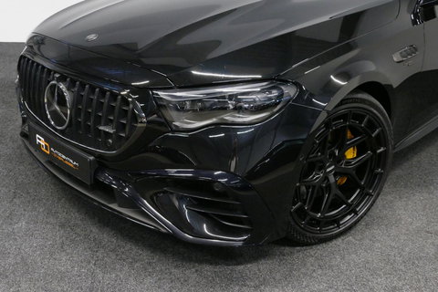 Mercedes-Benz E-Klasse AMG 53 4MATIC+ / 21'' Vossen HFX-1 velgen / AMG Drivers package / Hyperscreen / Panoramadak / Stoelkoeling + verwarming / AMG Performance interieur / Gele gordels / Elektr. verstelbare voorstoelen + memory / Achterasbesturing / Digital Light + projectie /