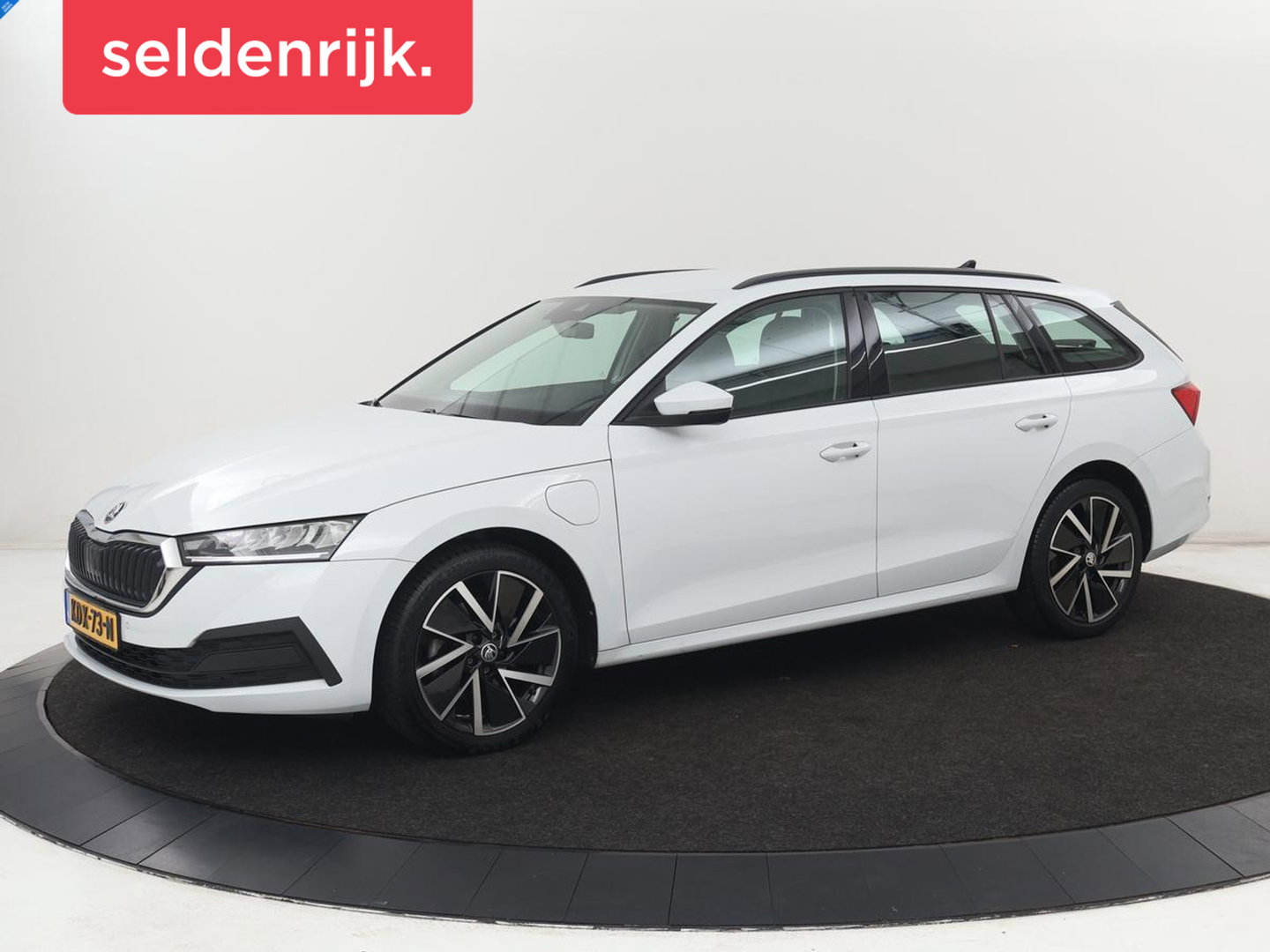 Škoda Octavia 1.4 TSI iV PHEV Business Edition | Adaptive cruise | Stuurverwarming | Carplay | Navigatie | Keyless | Full LED | Virtual Cockpit | Parkeerhulp | Climate control | Plug In