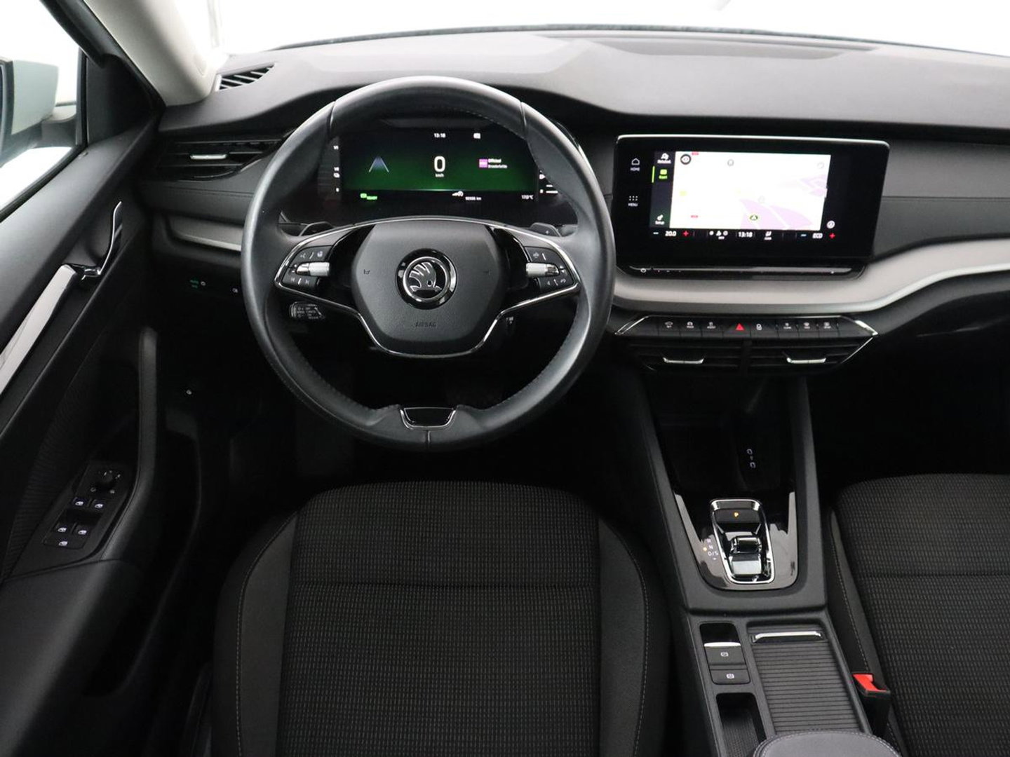 Škoda Octavia 1.4 TSI iV PHEV Business Edition | Adaptive cruise | Stuurverwarming | Carplay | Navigatie | Keyless | Full LED | Virtual Cockpit | Parkeerhulp | Climate control | Plug In