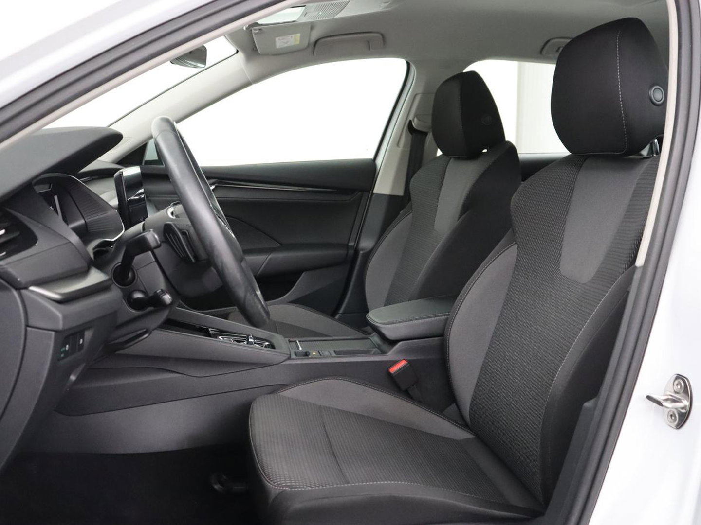 Škoda Octavia 1.4 TSI iV PHEV Business Edition | Adaptive cruise | Stuurverwarming | Carplay | Navigatie | Keyless | Full LED | Virtual Cockpit | Parkeerhulp | Climate control | Plug In