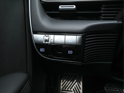 Hyundai IONIQ 5 Lounge 73kWh [ 3-Fase ] {SOH-97%} (INCL-BTW) Aut *HEATPUMP | LEATHER | PREMIUM-AUDIO | FULL-LED | ADAPTIVE-CRUISE | BLINDSPOT | DIGI-COCKPIT | AMBIENTLIGHT | DAB | SHIFTPADDLES | HEAD-UP | NAVI-FULLMAP | KEYLESS | ...