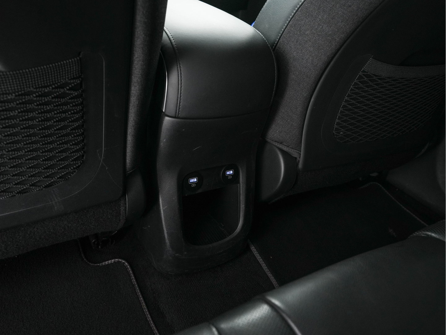 Hyundai IONIQ 5 Lounge 73kWh [ 3-Fase ] {SOH-97%} (INCL-BTW) Aut *HEATPUMP | LEATHER | PREMIUM-AUDIO | FULL-LED | ADAPTIVE-CRUISE | BLINDSPOT | DIGI-COCKPIT | AMBIENTLIGHT | DAB | SHIFTPADDLES | HEAD-UP | NAVI-FULLMAP | KEYLESS | ...