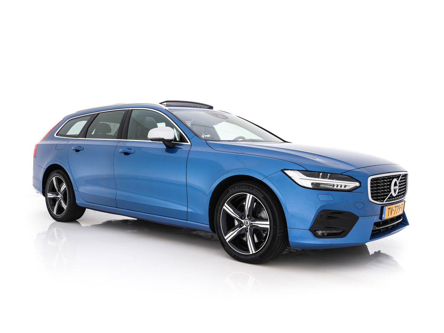 Volvo V90 2.0 D4 R-Design Aut. *PANO | HEAD-UP | LEATHER-MICROFIBRE | FULL-LED | TOP-VIEW | BLINDSPOT | HEATED-SPORTSEATS | DIGI-COCKPIT | NAVI-FULLMAP | KEYLESS | ECC | PDC | CRUISE | TOWBAR | 18''ALU*