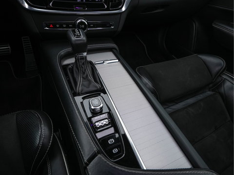 Volvo V90 2.0 D4 R-Design Aut. *PANO | HEAD-UP | LEATHER-MICROFIBRE | FULL-LED | TOP-VIEW | BLINDSPOT | HEATED-SPORTSEATS | DIGI-COCKPIT | NAVI-FULLMAP | KEYLESS | ECC | PDC | CRUISE | TOWBAR | 18''ALU*