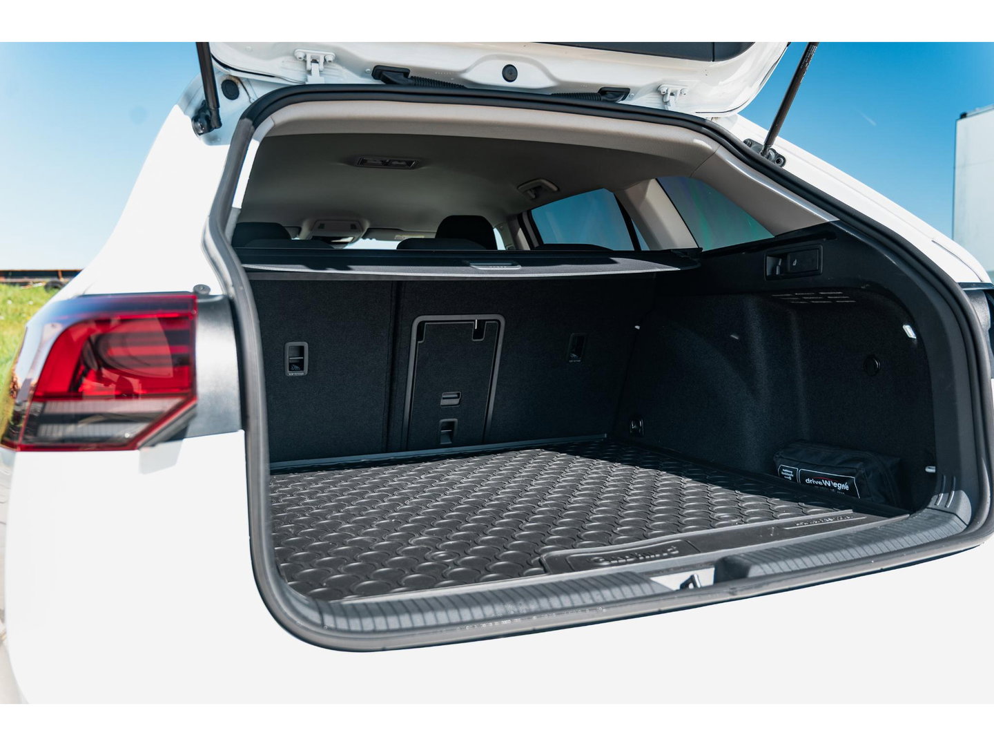 Volkswagen Golf Variant 1.0 eTSI Life | ADAPTIVE CRUISE | 19" | SUNSET | APPLE CAR PLAY | DAB