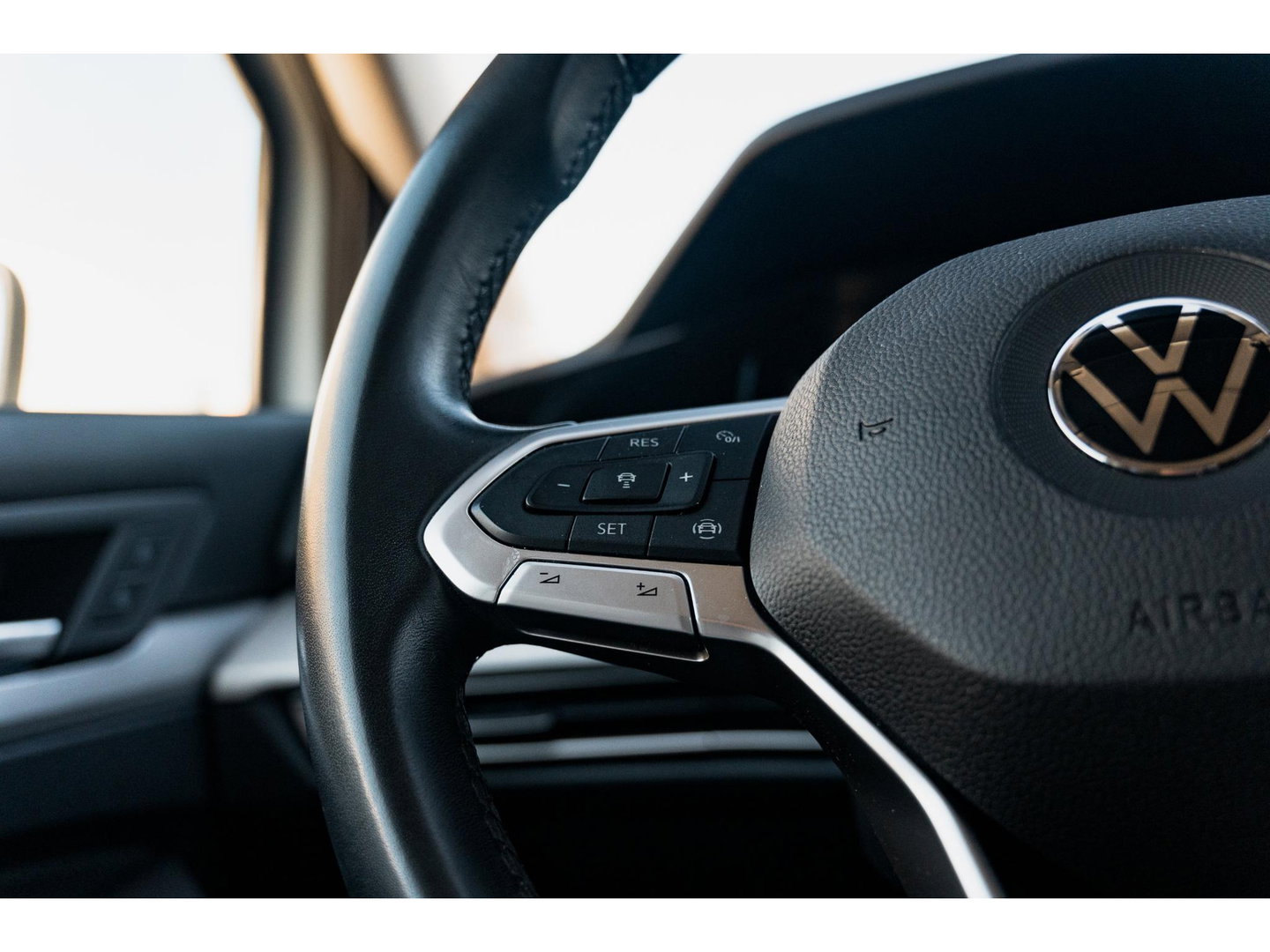Volkswagen Golf Variant 1.0 eTSI Life | ADAPTIVE CRUISE | 19" | SUNSET | APPLE CAR PLAY | DAB