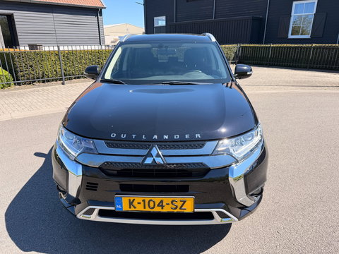 Mitsubishi Outlander 2.4 PHEV 240PK AWD PURE PLUG IN HYBRIDE CAMERA CARPLAY LED-XENON