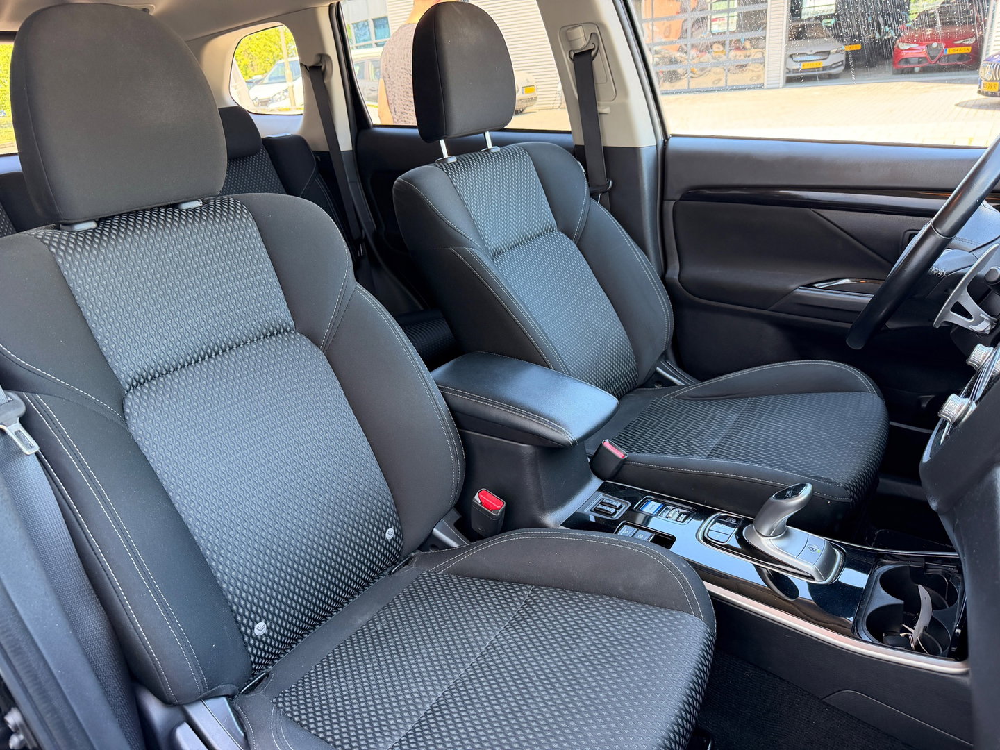Mitsubishi Outlander 2.4 PHEV 240PK AWD PURE PLUG IN HYBRIDE CAMERA CARPLAY LED-XENON