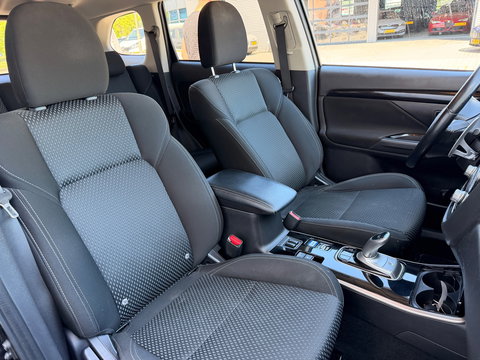 Mitsubishi Outlander 2.4 PHEV 240PK AWD PURE PLUG IN HYBRIDE CAMERA CARPLAY LED-XENON