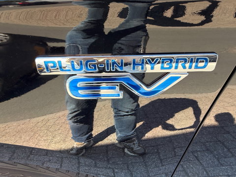 Mitsubishi Outlander 2.4 PHEV 240PK AWD PURE PLUG IN HYBRIDE CAMERA CARPLAY LED-XENON