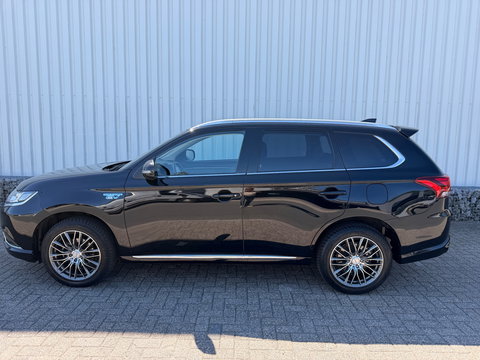 Mitsubishi Outlander 2.4 PHEV 240PK AWD PURE PLUG IN HYBRIDE CAMERA CARPLAY LED-XENON