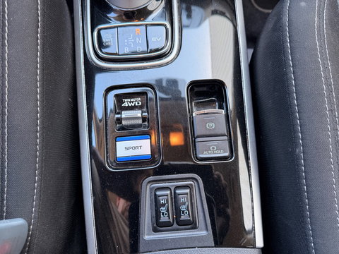 Mitsubishi Outlander 2.4 PHEV 240PK AWD PURE PLUG IN HYBRIDE CAMERA CARPLAY LED-XENON