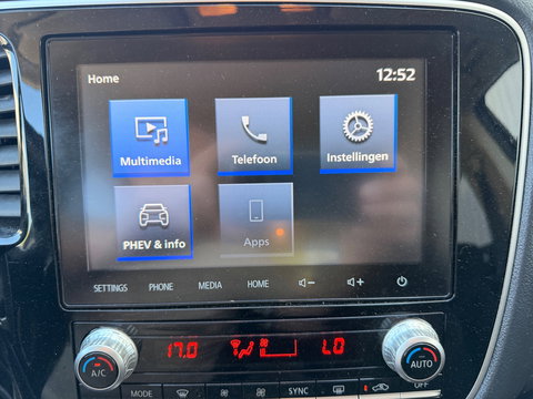 Mitsubishi Outlander 2.4 PHEV 240PK AWD PURE PLUG IN HYBRIDE CAMERA CARPLAY LED-XENON