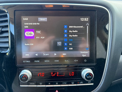 Mitsubishi Outlander 2.4 PHEV 240PK AWD PURE PLUG IN HYBRIDE CAMERA CARPLAY LED-XENON