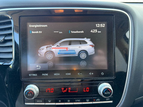 Mitsubishi Outlander 2.4 PHEV 240PK AWD PURE PLUG IN HYBRIDE CAMERA CARPLAY LED-XENON