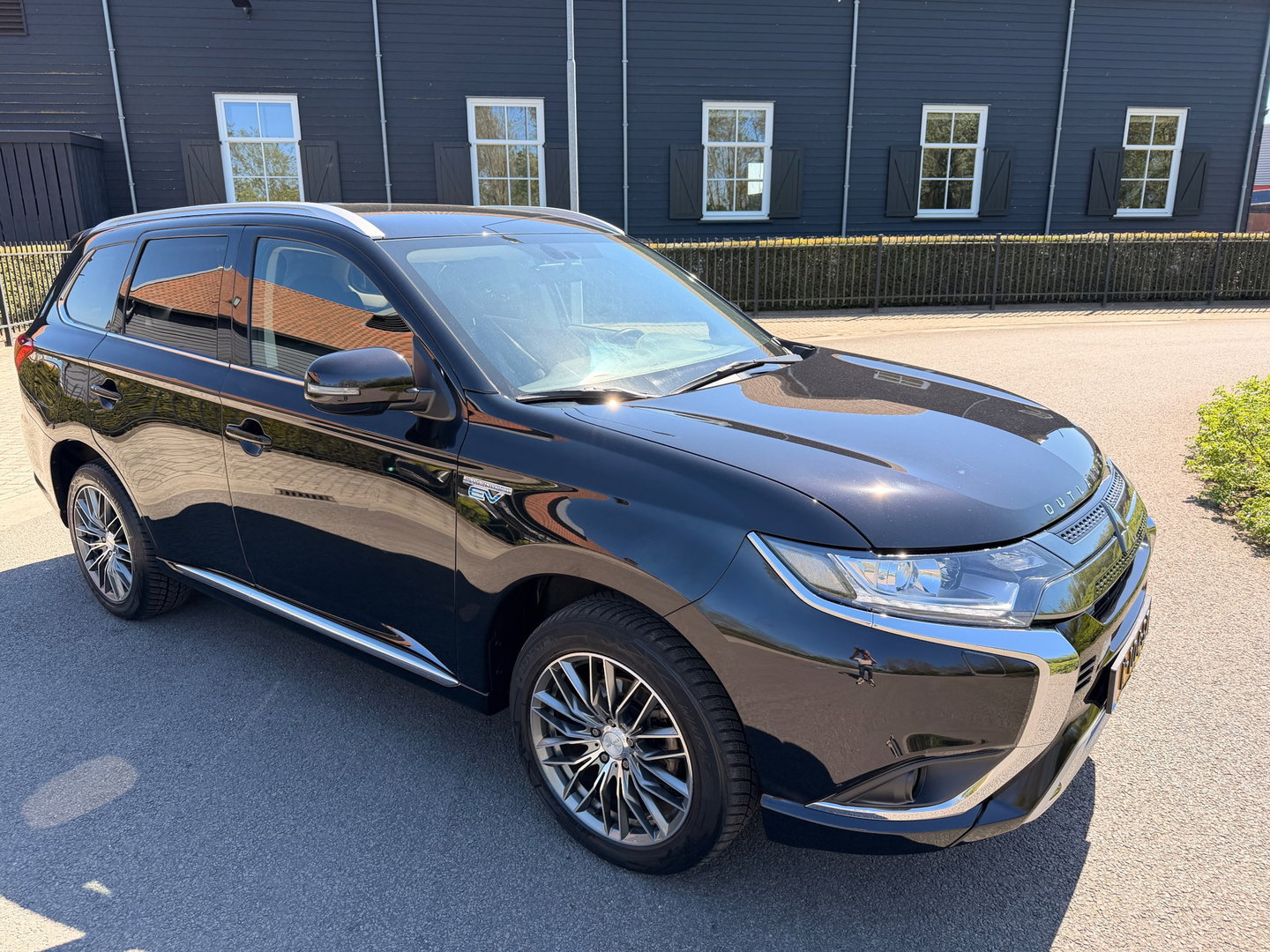 Mitsubishi Outlander 2.4 PHEV 240PK AWD PURE PLUG IN HYBRIDE CAMERA CARPLAY LED-XENON