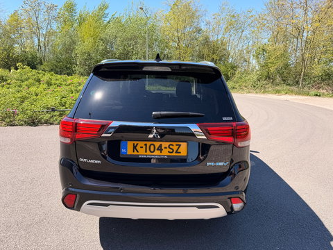 Mitsubishi Outlander 2.4 PHEV 240PK AWD PURE PLUG IN HYBRIDE CAMERA CARPLAY LED-XENON