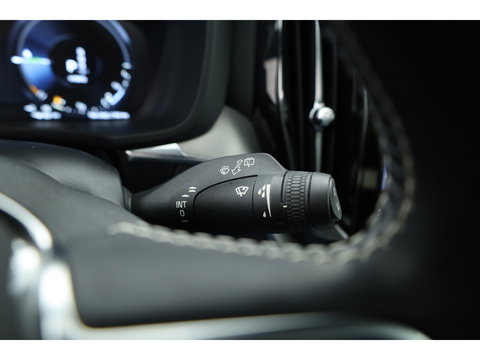 Volvo XC60 2.0 Recharge T6 AWD R-Design | Pano| H&K Audio | Blis | ACC | 360 Camera | Head up | stoel 4 & stuur verw. |