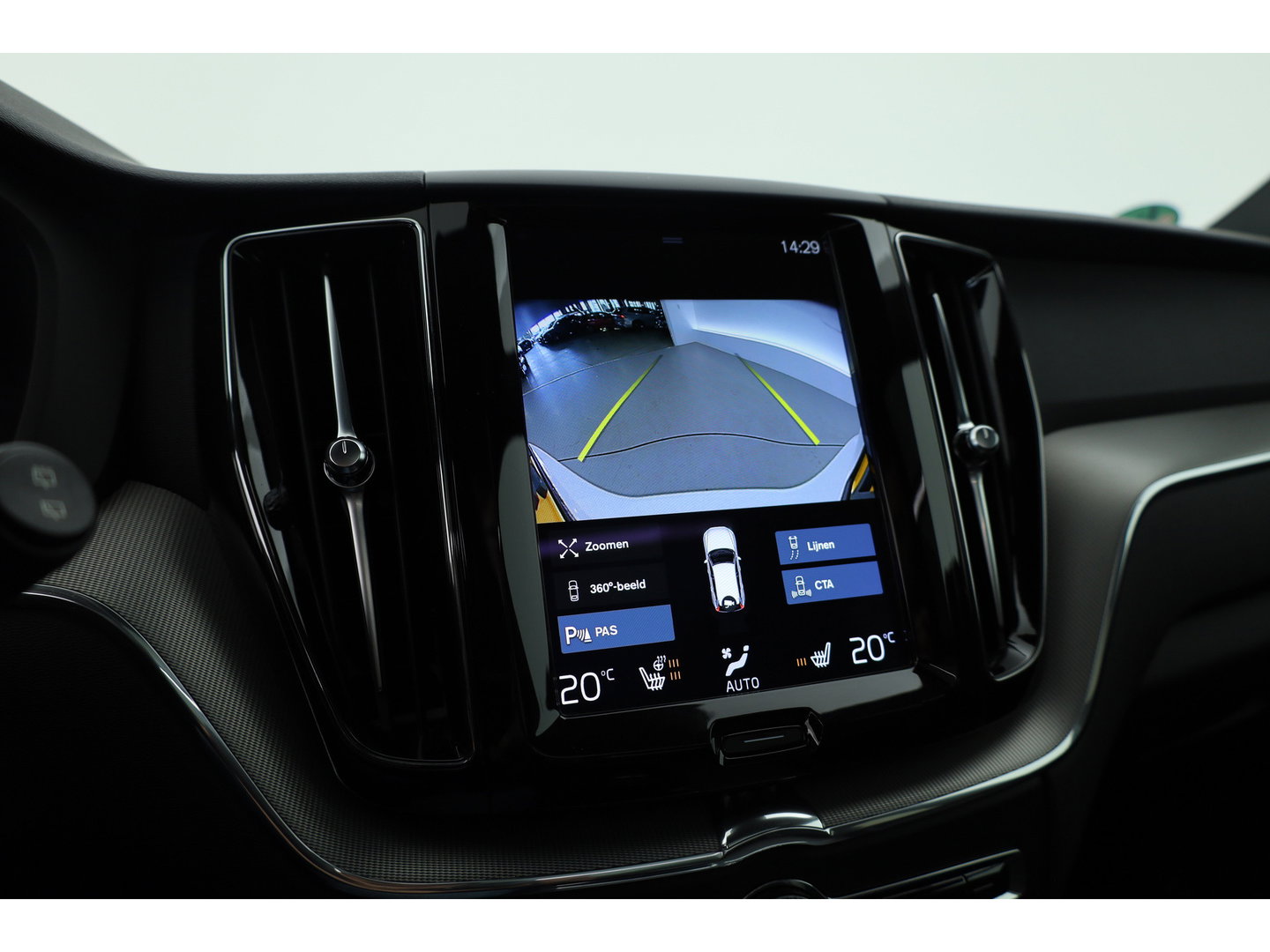 Volvo XC60 2.0 Recharge T6 AWD R-Design | Pano| H&K Audio | Blis | ACC | 360 Camera | Head up | stoel 4 & stuur verw. |