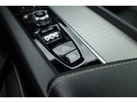 Volvo XC60 2.0 Recharge T6 AWD R-Design | Pano| H&K Audio | Blis | ACC | 360 Camera | Head up | stoel 4 & stuur verw. |