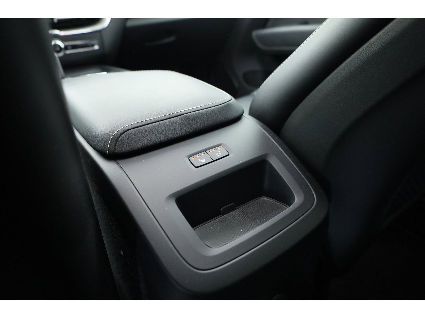 Volvo XC60 2.0 Recharge T6 AWD R-Design | Pano| H&K Audio | Blis | ACC | 360 Camera | Head up | stoel 4 & stuur verw. |