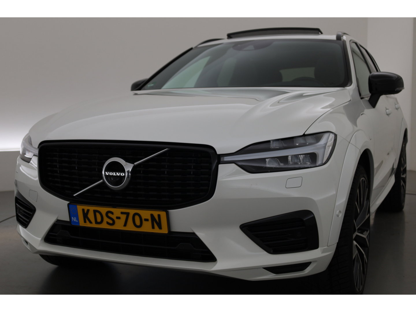 Volvo XC60 2.0 Recharge T6 AWD R-Design | Pano| H&K Audio | Blis | ACC | 360 Camera | Head up | stoel 4 & stuur verw. |