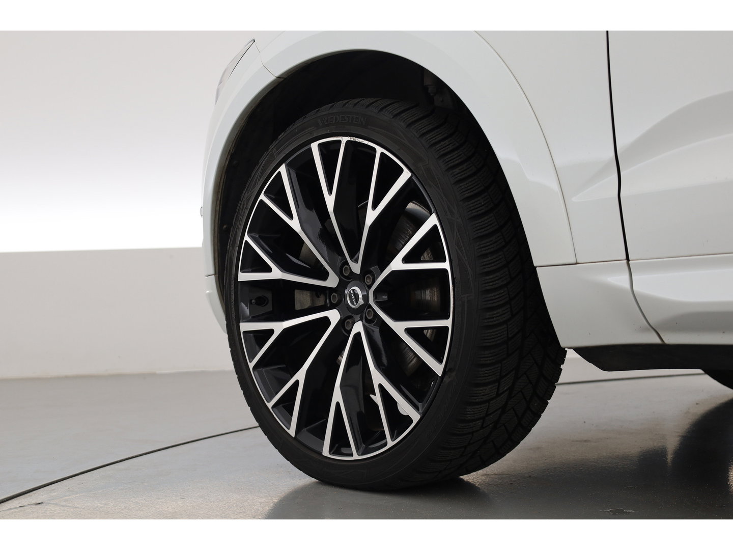 Volvo XC60 2.0 Recharge T6 AWD R-Design | Pano| H&K Audio | Blis | ACC | 360 Camera | Head up | stoel 4 & stuur verw. |