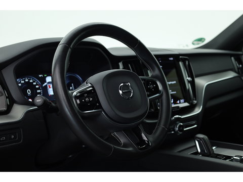 Volvo XC60 2.0 Recharge T6 AWD R-Design | Pano| H&K Audio | Blis | ACC | 360 Camera | Head up | stoel 4 & stuur verw. |