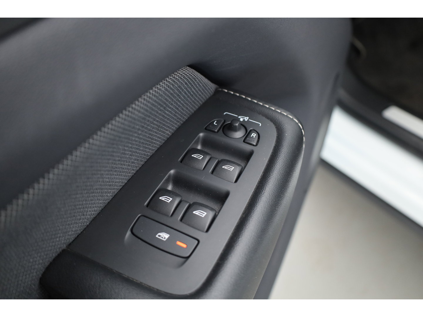 Volvo XC60 2.0 Recharge T6 AWD R-Design | Pano| H&K Audio | Blis | ACC | 360 Camera | Head up | stoel 4 & stuur verw. |