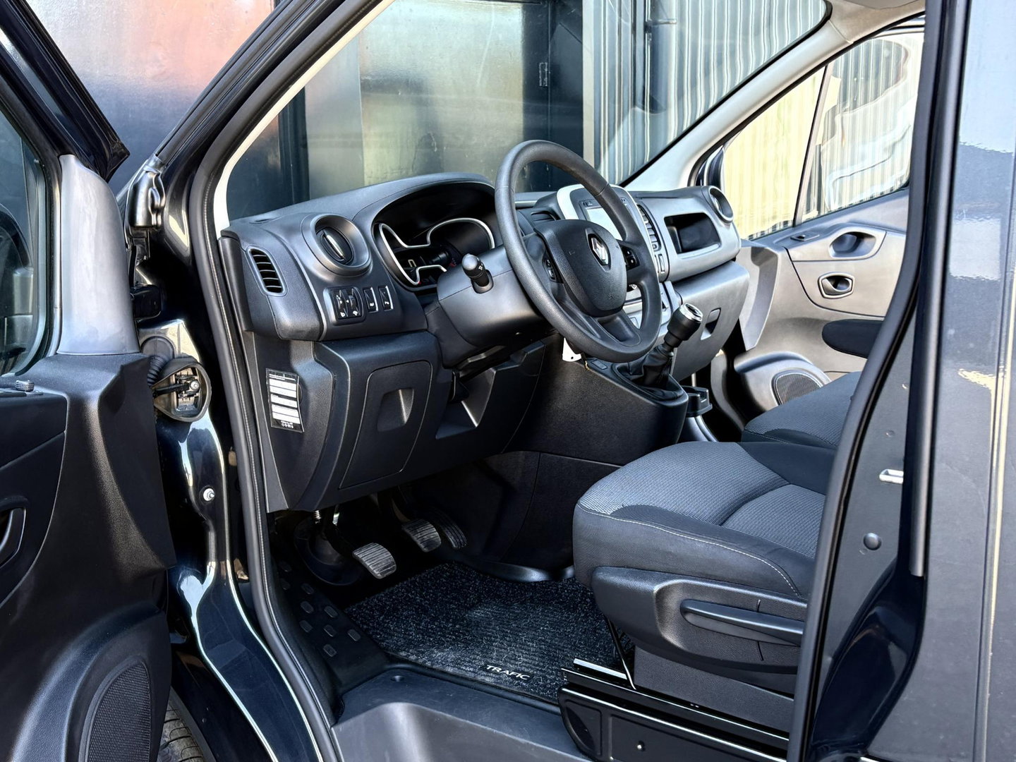 Renault Trafic 2.0 dCi 120 L2H1 MARGE | LMV | ZEER NETTE BUS | CAMERA | LED |