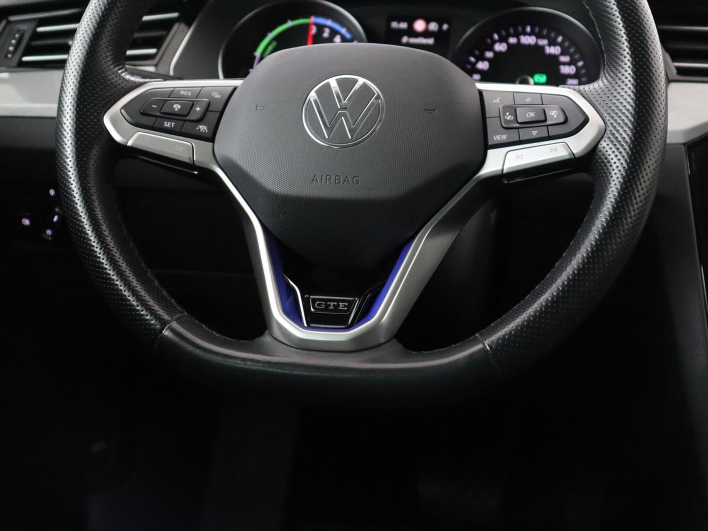 Volkswagen Passat 1.4 TSI PHEV GTE | SOH 94% | Stoelverwarming | Massage | Camera | Adaptive cruise | Matrix LED | Carplay | Navigatie | parkeerhulp | Climate control | Plug In