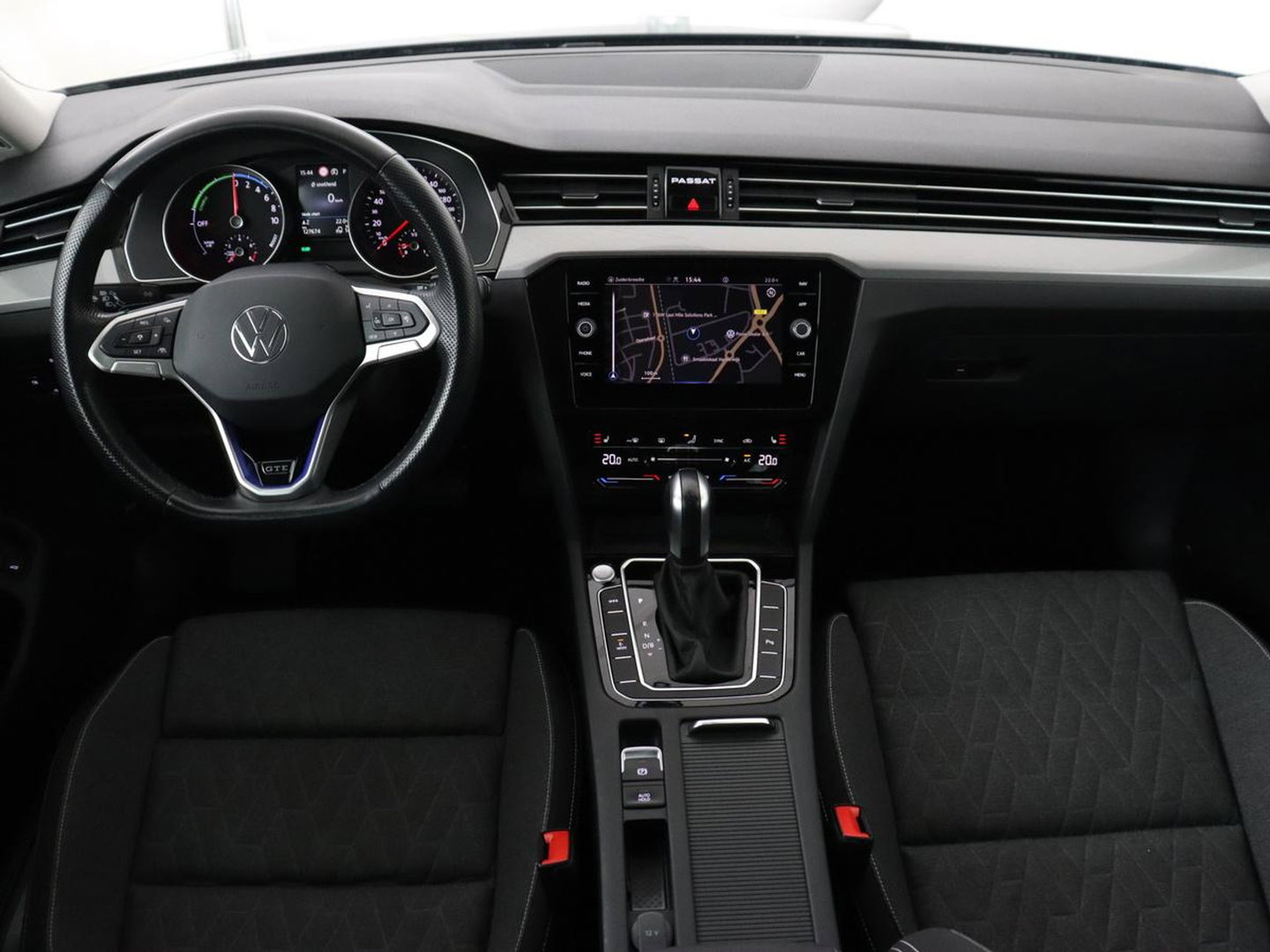 Volkswagen Passat 1.4 TSI PHEV GTE | SOH 94% | Stoelverwarming | Massage | Camera | Adaptive cruise | Matrix LED | Carplay | Navigatie | parkeerhulp | Climate control | Plug In