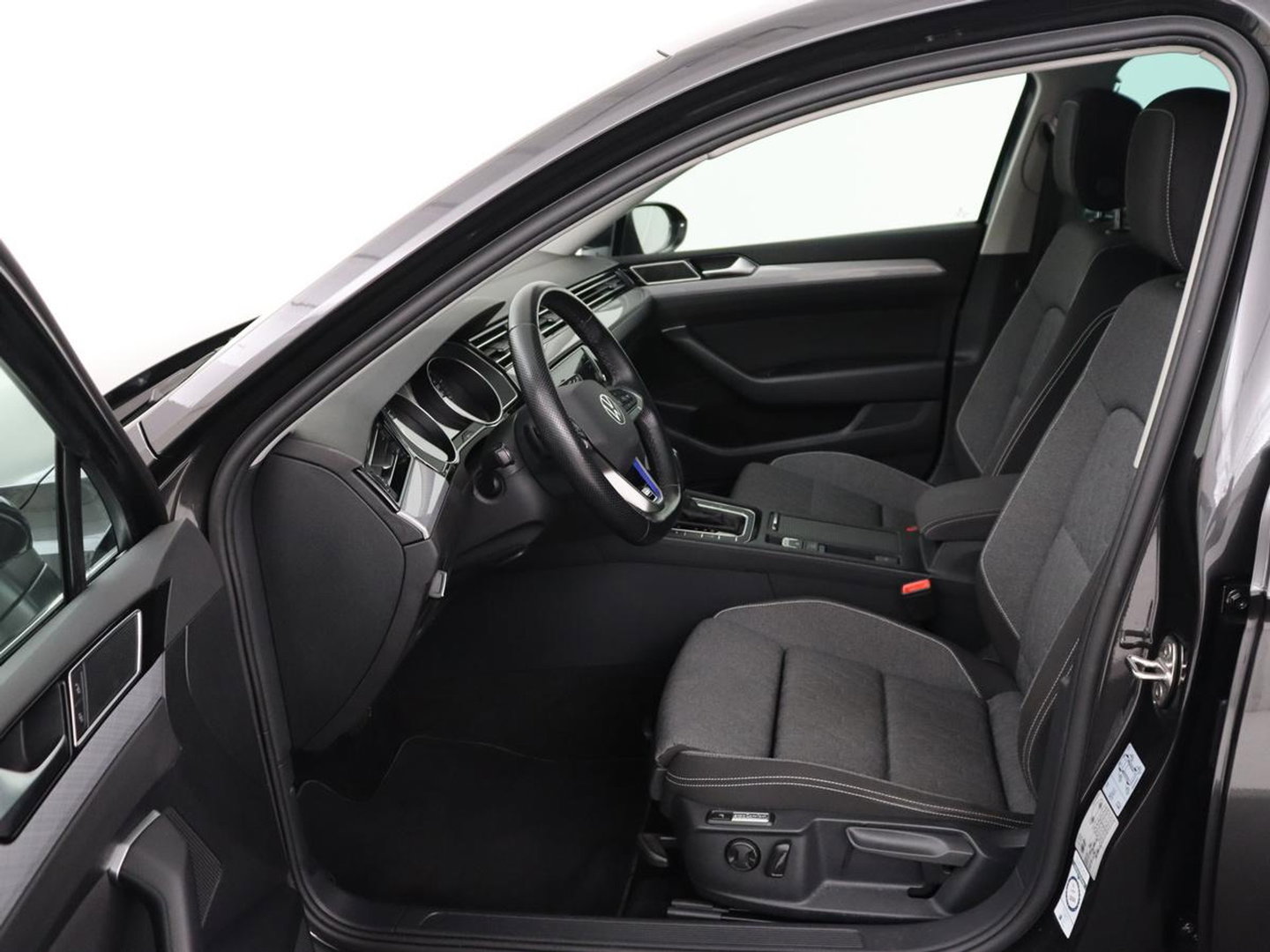 Volkswagen Passat 1.4 TSI PHEV GTE | SOH 94% | Stoelverwarming | Massage | Camera | Adaptive cruise | Matrix LED | Carplay | Navigatie | parkeerhulp | Climate control | Plug In
