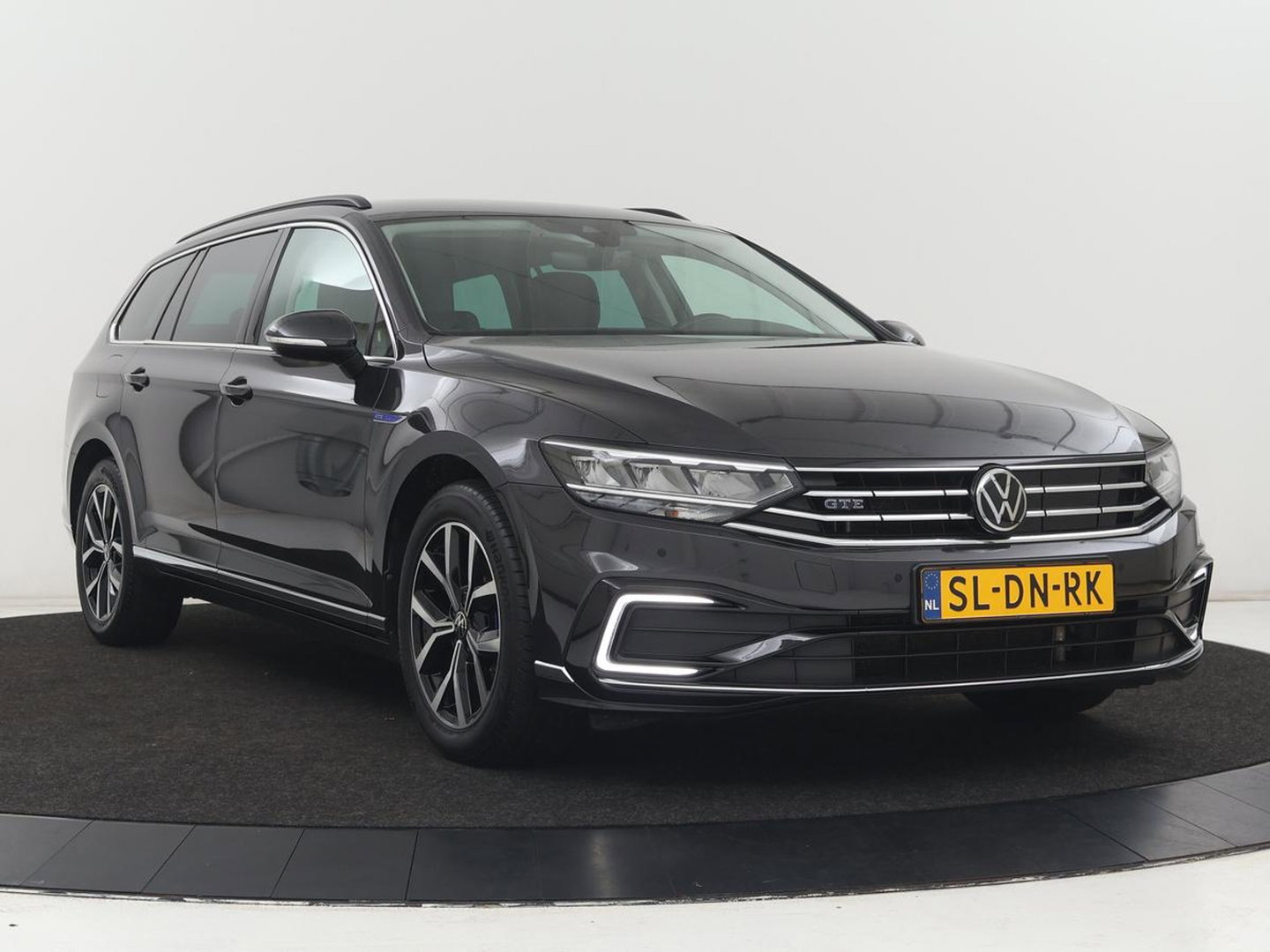 Volkswagen Passat 1.4 TSI PHEV GTE | SOH 94% | Stoelverwarming | Massage | Camera | Adaptive cruise | Matrix LED | Carplay | Navigatie | parkeerhulp | Climate control | Plug In