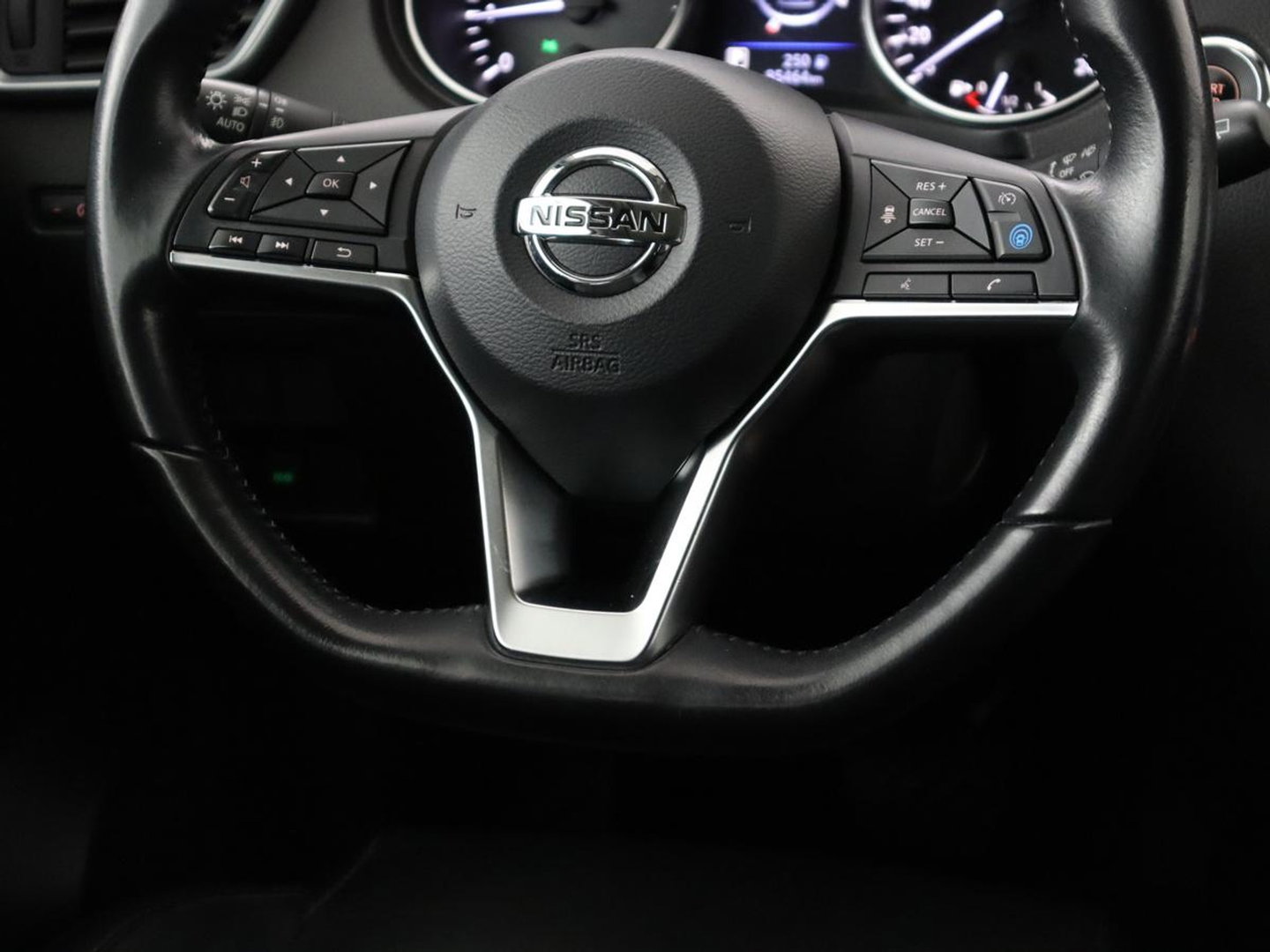 Nissan QASHQAI 1.3 DIG-T Business Edition | Panoramadak | Stoelverwarming | Trekhaak | Adaptive cruise | Leder | 360 Camera | Carplay | Keyless | Navigatie | Full LED | Side Assist | Elektrische stoelen