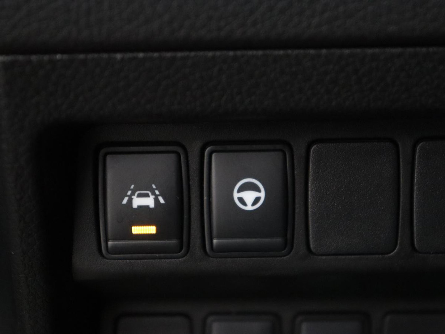 Nissan QASHQAI 1.3 DIG-T Business Edition | Panoramadak | Stoelverwarming | Trekhaak | Adaptive cruise | Leder | 360 Camera | Carplay | Keyless | Navigatie | Full LED | Side Assist | Elektrische stoelen