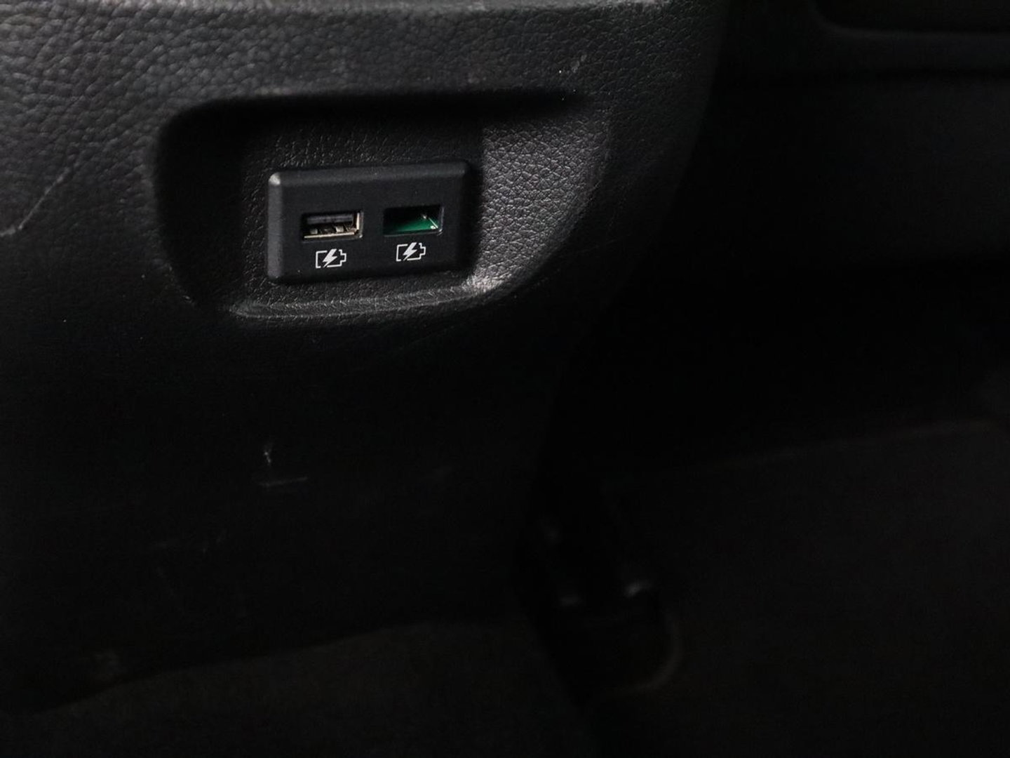 Nissan QASHQAI 1.3 DIG-T Business Edition | Panoramadak | Stoelverwarming | Trekhaak | Adaptive cruise | Leder | 360 Camera | Carplay | Keyless | Navigatie | Full LED | Side Assist | Elektrische stoelen