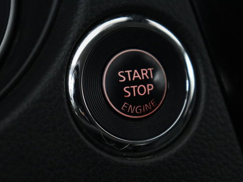 Nissan QASHQAI 1.3 DIG-T Business Edition | Panoramadak | Stoelverwarming | Trekhaak | Adaptive cruise | Leder | 360 Camera | Carplay | Keyless | Navigatie | Full LED | Side Assist | Elektrische stoelen