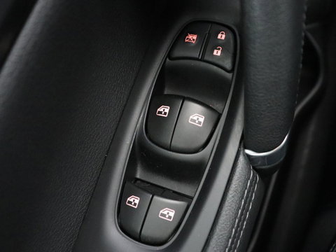 Nissan QASHQAI 1.3 DIG-T Business Edition | Panoramadak | Stoelverwarming | Trekhaak | Adaptive cruise | Leder | 360 Camera | Carplay | Keyless | Navigatie | Full LED | Side Assist | Elektrische stoelen