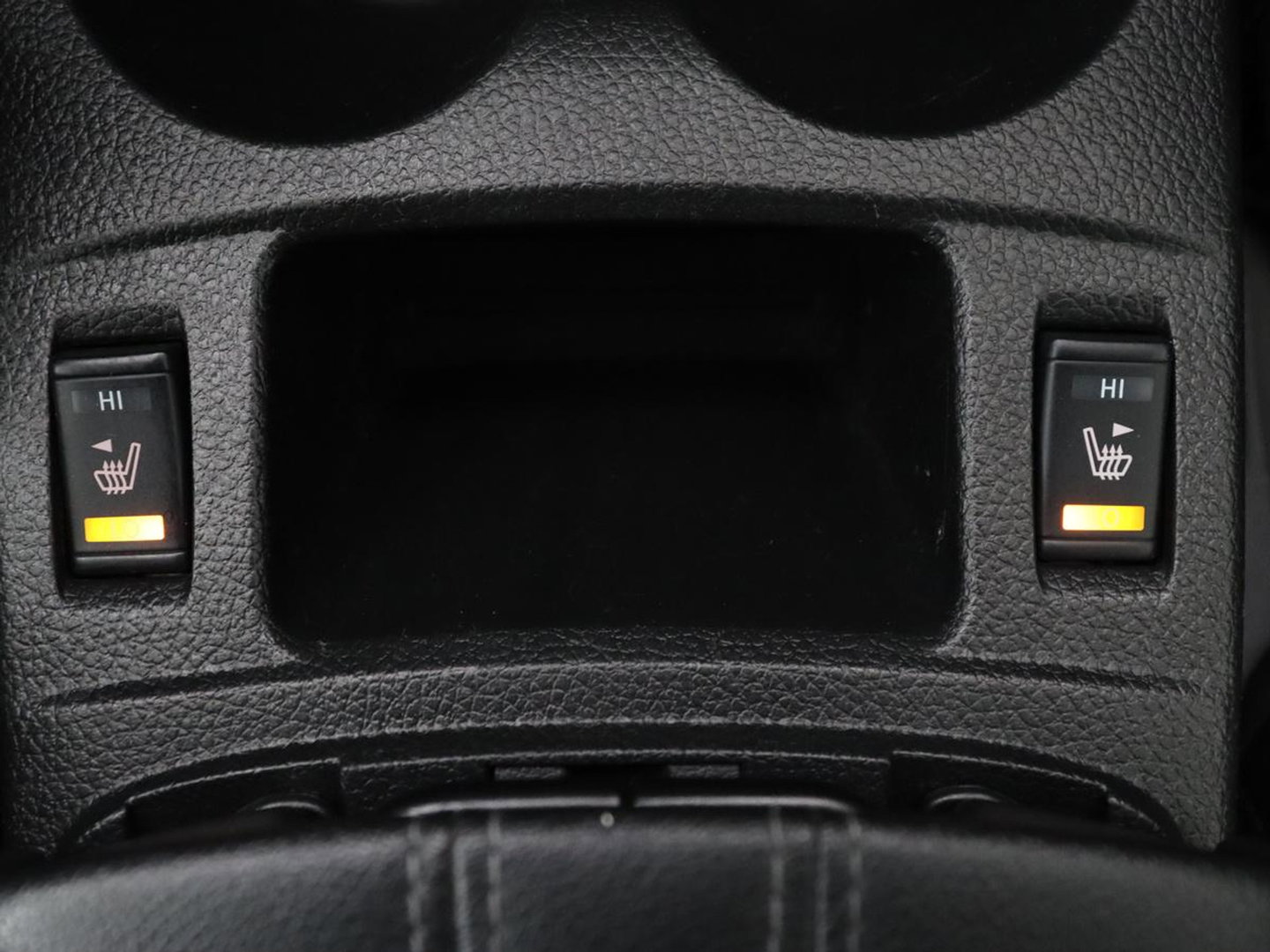 Nissan QASHQAI 1.3 DIG-T Business Edition | Panoramadak | Stoelverwarming | Trekhaak | Adaptive cruise | Leder | 360 Camera | Carplay | Keyless | Navigatie | Full LED | Side Assist | Elektrische stoelen