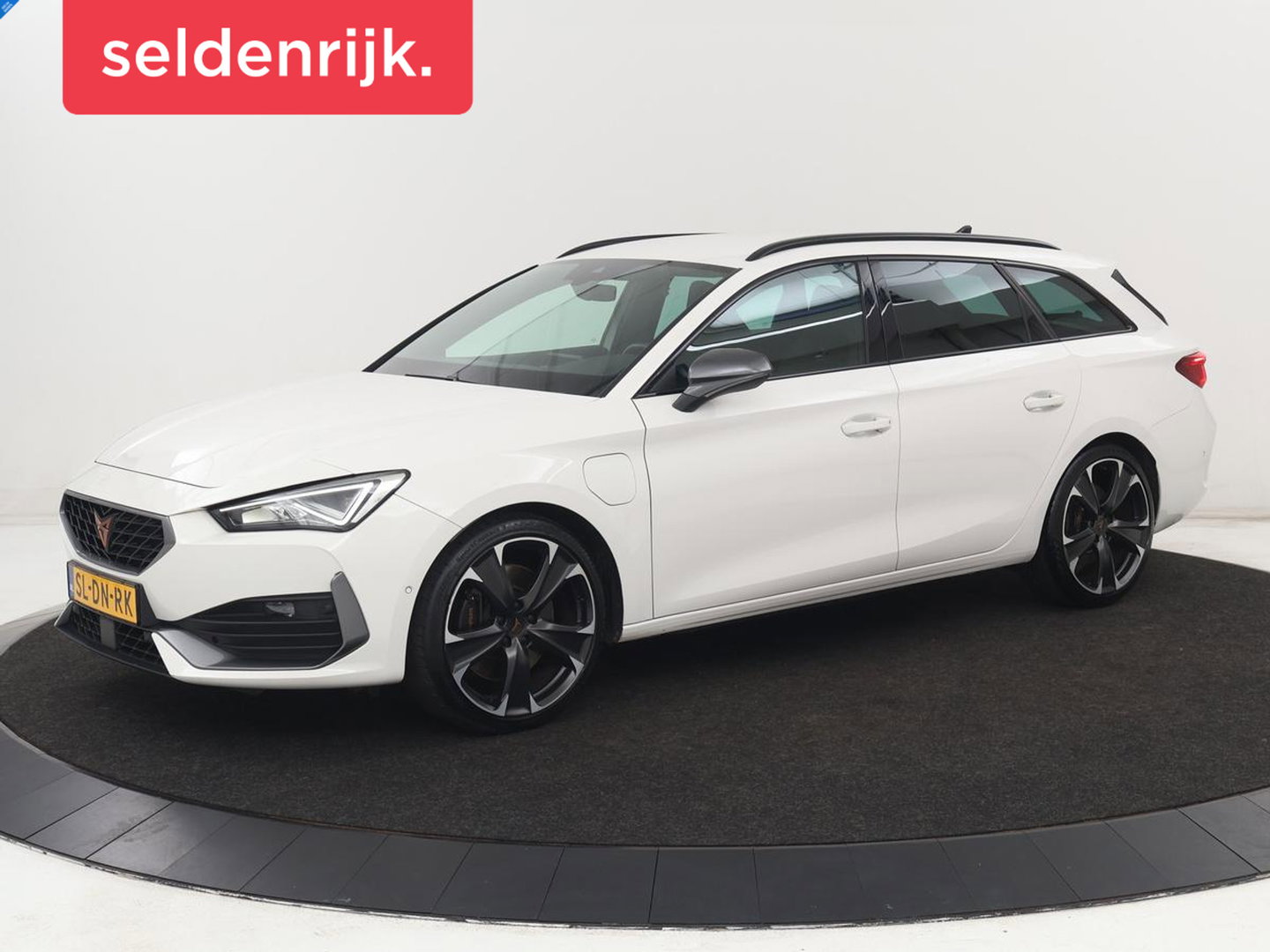 CUPRA Leon 1.4 eHybrid VZ | SOH 90,7% | 245pk | Stoelverwarming | Adaptive cruise | Camera | Carplay | Navigatie | Sfeerverlichting | Full LED | Sportstoelen | Keyless | PHEV | Plug In