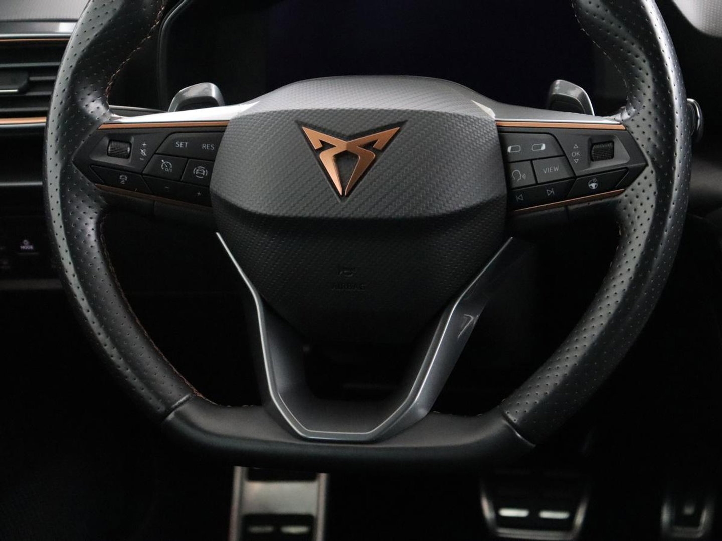 CUPRA Leon 1.4 eHybrid VZ | SOH 90,7% | 245pk | Stoelverwarming | Adaptive cruise | Camera | Carplay | Navigatie | Sfeerverlichting | Full LED | Sportstoelen | Keyless | PHEV | Plug In