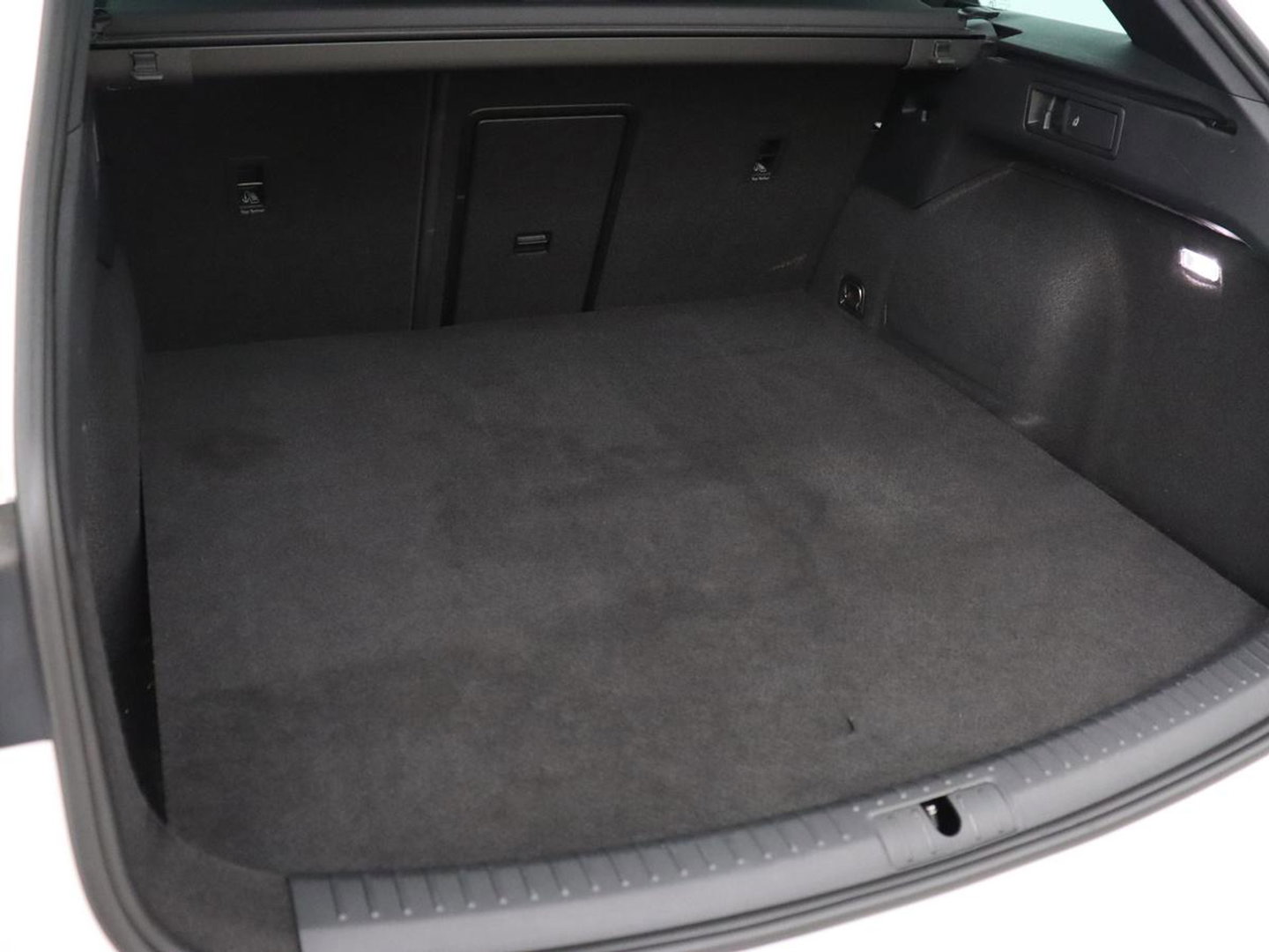 CUPRA Leon 1.4 eHybrid VZ | SOH 90,7% | 245pk | Stoelverwarming | Adaptive cruise | Camera | Carplay | Navigatie | Sfeerverlichting | Full LED | Sportstoelen | Keyless | PHEV | Plug In