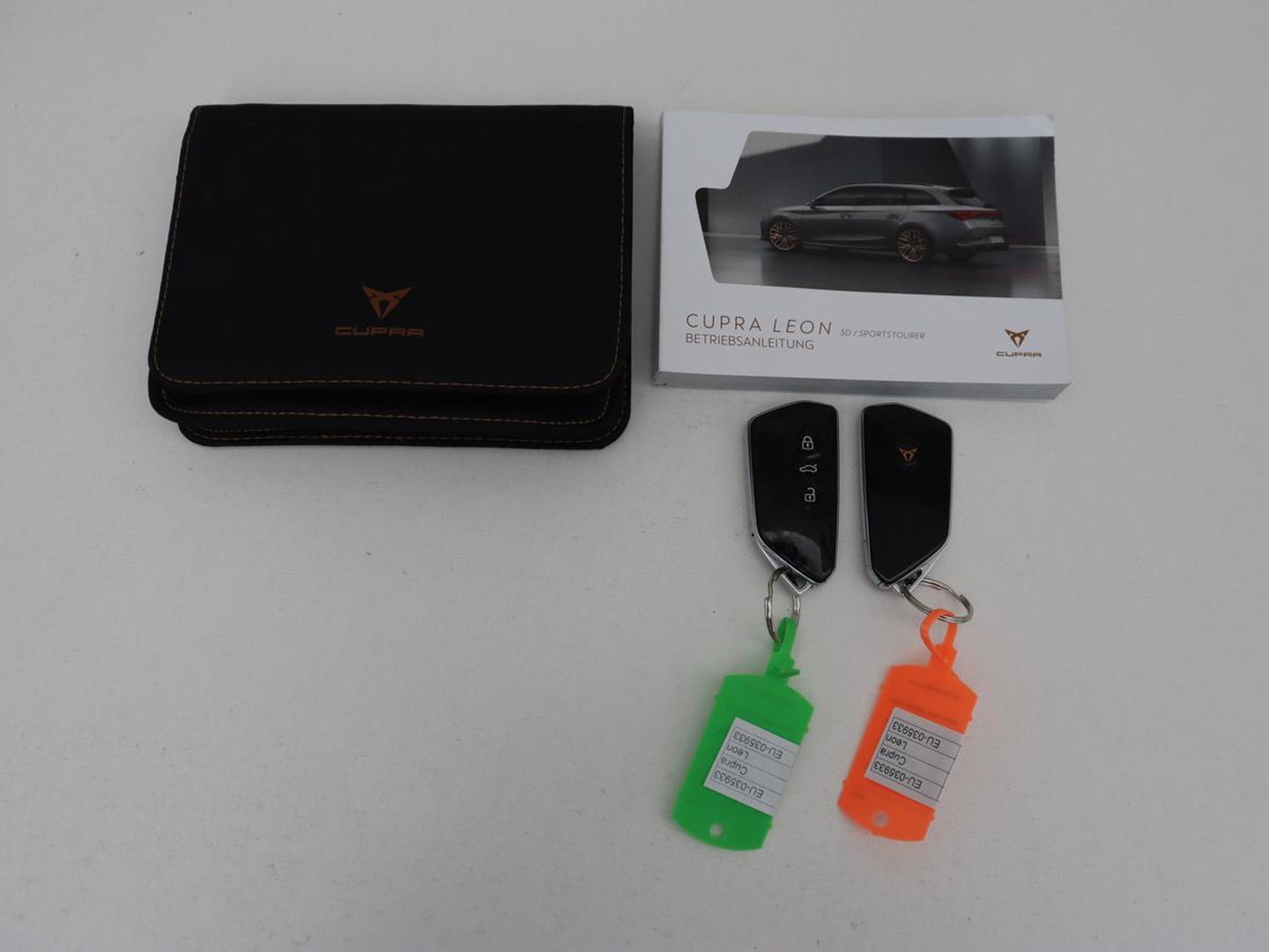 CUPRA Leon 1.4 eHybrid VZ | SOH 90,7% | 245pk | Stoelverwarming | Adaptive cruise | Camera | Carplay | Navigatie | Sfeerverlichting | Full LED | Sportstoelen | Keyless | PHEV | Plug In