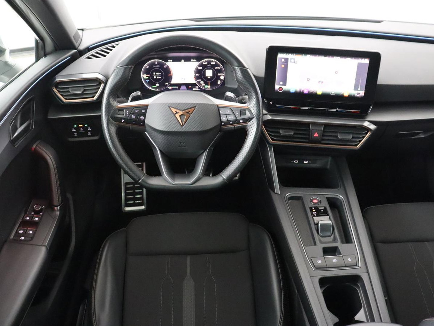 CUPRA Leon 1.4 eHybrid VZ | SOH 90,7% | 245pk | Stoelverwarming | Adaptive cruise | Camera | Carplay | Navigatie | Sfeerverlichting | Full LED | Sportstoelen | Keyless | PHEV | Plug In