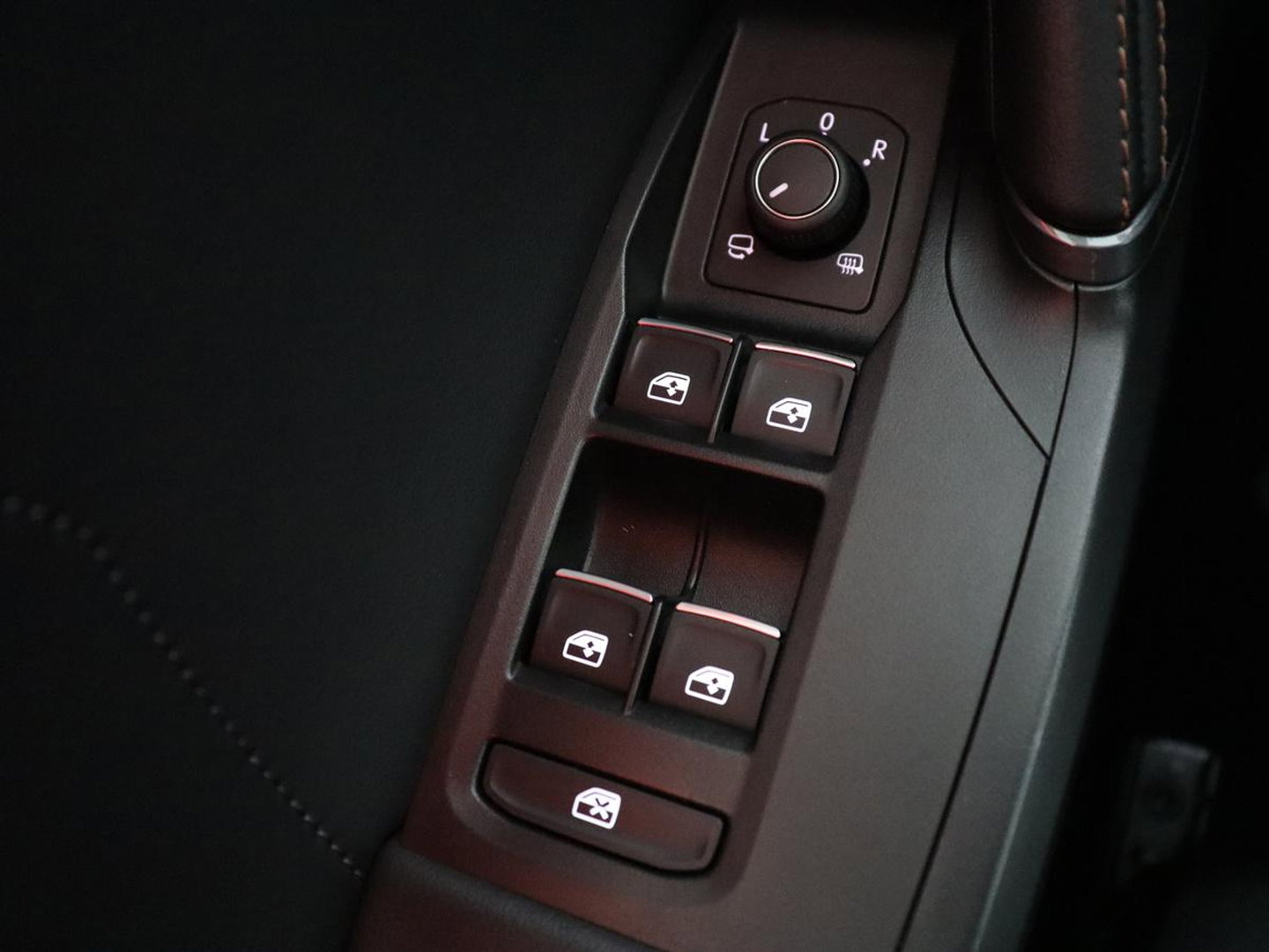 CUPRA Leon 1.4 eHybrid VZ | SOH 90,7% | 245pk | Stoelverwarming | Adaptive cruise | Camera | Carplay | Navigatie | Sfeerverlichting | Full LED | Sportstoelen | Keyless | PHEV | Plug In
