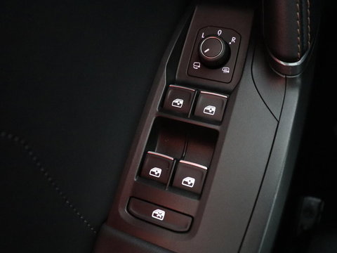 CUPRA Leon 1.4 eHybrid VZ | SOH 90,7% | 245pk | Stoelverwarming | Adaptive cruise | Camera | Carplay | Navigatie | Sfeerverlichting | Full LED | Sportstoelen | Keyless | PHEV | Plug In