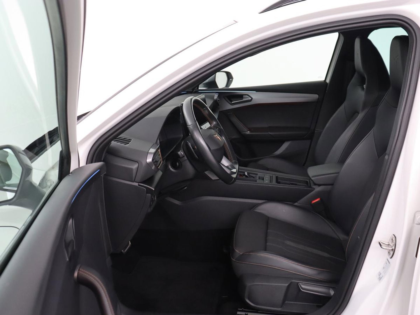 CUPRA Leon 1.4 eHybrid VZ | SOH 90,7% | 245pk | Stoelverwarming | Adaptive cruise | Camera | Carplay | Navigatie | Sfeerverlichting | Full LED | Sportstoelen | Keyless | PHEV | Plug In
